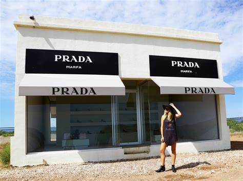 prada marfa shop.